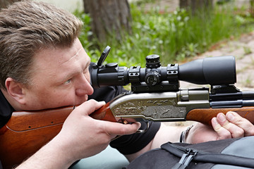 Rifle shooting with optical sight