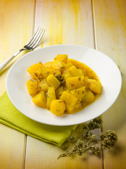 potatoes salad with saffron and oregano
