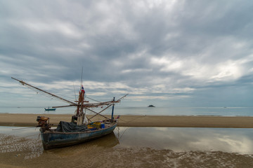 Fototapeta na wymiar Fishing Boat on the beach