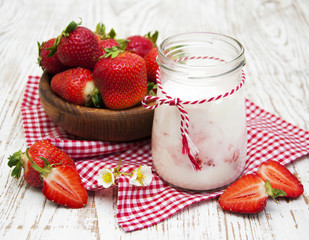 Yogurt with strawberries