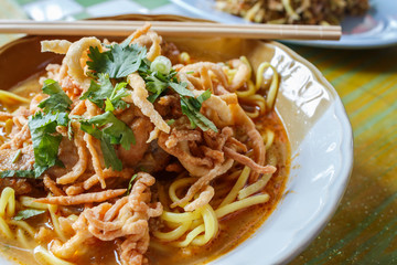 Northern Thai Noodle Curry Soup - Khao Soi