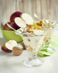 Caramel apple sundae