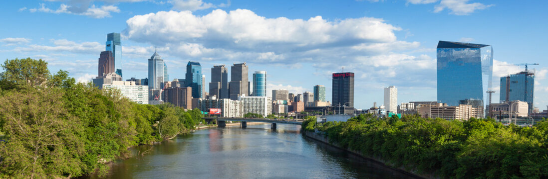 Panoramic Skyline View Of Philadelphia, Pennsylvania .