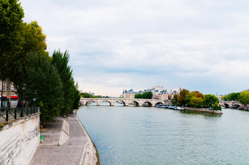 Obraz premium View of island Isle de la Cite. Paris, France.