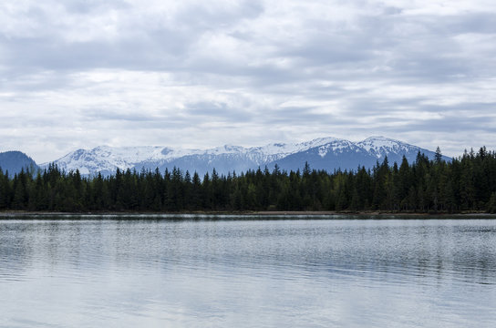 Mendenhall Glacial Lake