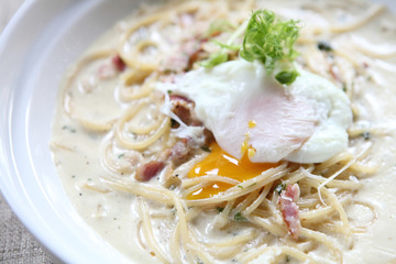 spaghetti carbonara