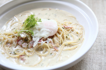 spaghetti carbonara