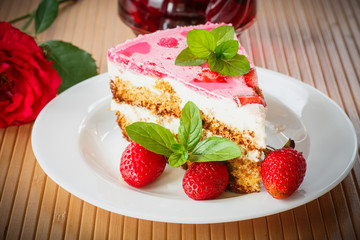 Honey cake with strawberries