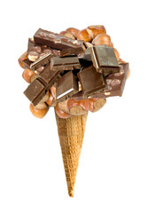 Cono gelato gusto nocciola e cioccolato