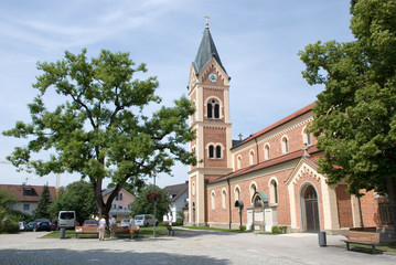 Fototapeta na wymiar Kirche Olching