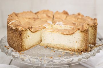 klassischer Käsekuchen mit Eischneehaube