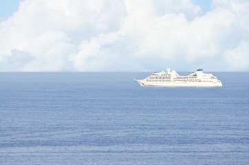 Fototapeta na wymiar Cruise Ship
