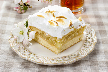 Apple pie with meringue topping