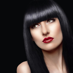 Fototapeta premium Portrait of beautiful fashion woman with long healthy brown hair