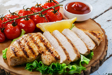 chicken fillet  grill  vegetables  sauce