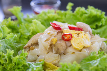 Stir Fried Rice Noodle with Chicken