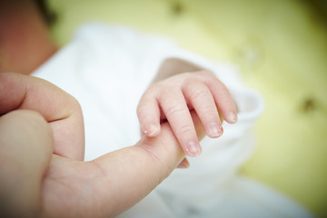 hand of newborn