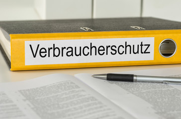 Aktenordner mit der Beschriftung Verbraucherschutz