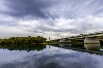 Fototapeta na wymiar Megyeri Bridge
