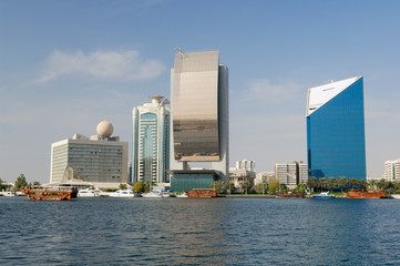 Gratte-ciel de la Banque Nationale de Dubaï et Chambre de Comme