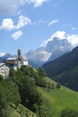 Fototapeta na wymiar Colle Santa Lucia, Dolomites