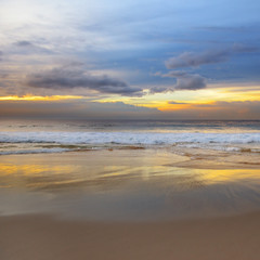 Fototapeta na wymiar sunrise over the ocean