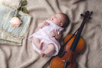 bebe con violin