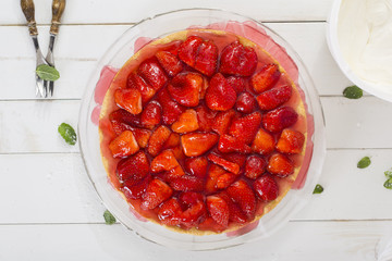 Klassischer Erdbeerkuchen von oben