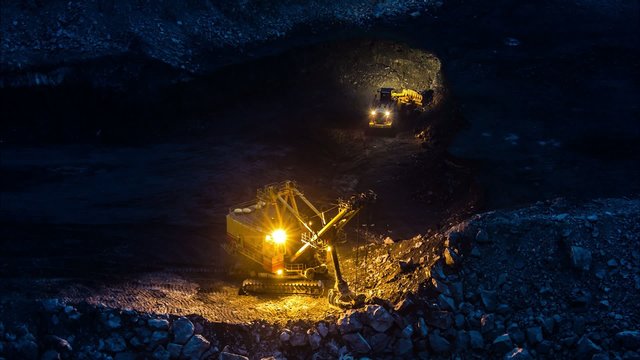 погрузка угля экскаватор ночью