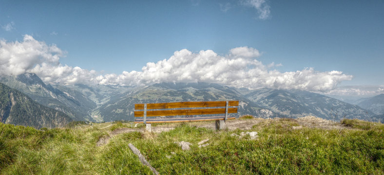Panoramablick in den Alpen in HDR