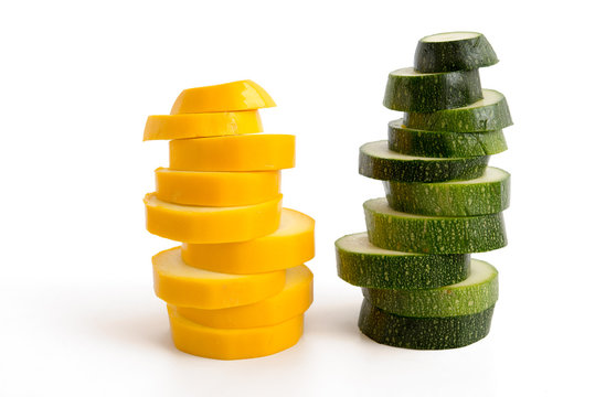 Gelbe und gr&uuml;ne Zucchini