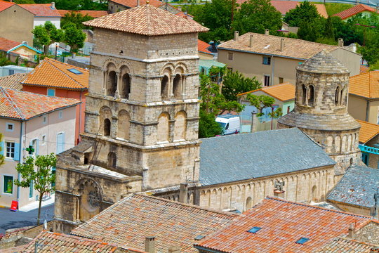 abbatiale cruas vue haut ard&egrave;che  2