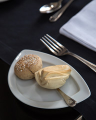 Au restaurant : Service du pain