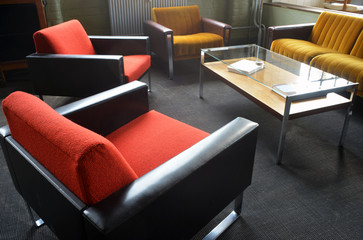 Retro Sitzgruppe mit Sesseln und Sofa