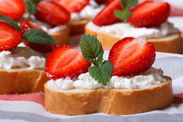 sandwiches with strawberries, cream cheese and mint.  Macro