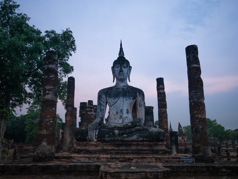 Evening at Wat Mahathat at Sukhothai Historical Park, Sukhothai,