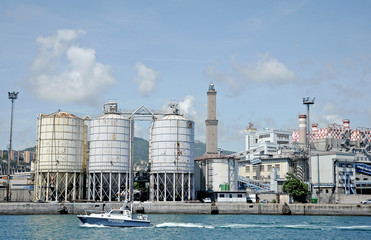 Obraz premium Lighthouse in the port