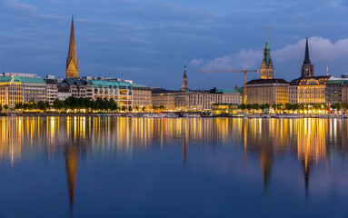 Fototapeta premium Hamburg city center over the lake