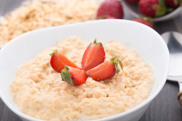 Oatmeal breakfast with strawberries