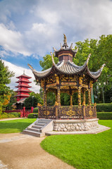 Obraz premium Chinese garden house and tower in Brussels, Belgium