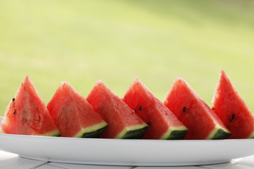 きれいにカットされた西瓜