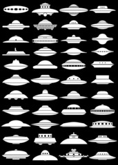 Naklejka premium Vintage UFO Flying Saucer Shapes Silhouettes on black Background
