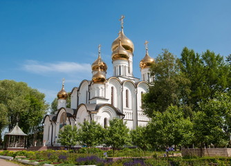 Fototapeta na wymiar White-gold St. Nicholas Cathedral in convent Pereslavl Zaleski
