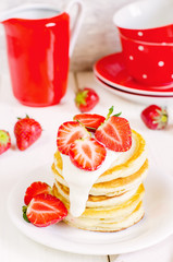 pancakes with strawberry