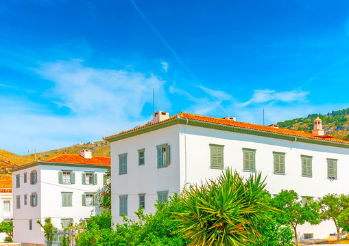 Fototapeta old beautiful buildings and houses in Hydra island in Greece