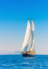Crédence de cuisine en verre imprimé Naviguer A Big 3 mast classic sailing boat in Spetses island in Greece