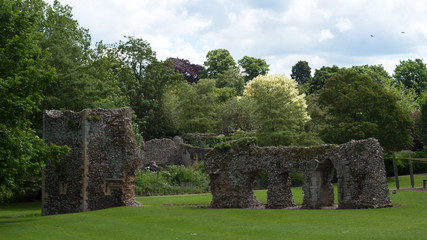Fototapeta na wymiar Ruins Abbey Garden, Bury St Edmunds, UK