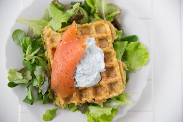 Kartoffelwaffel mit Lachs