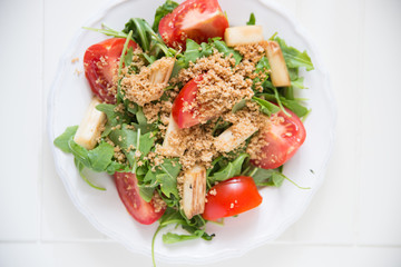 Salat mit Spargel und Tomaten