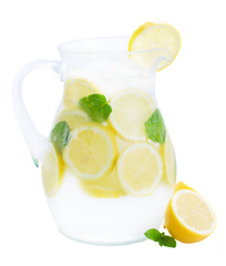 glass jar of lemonad
